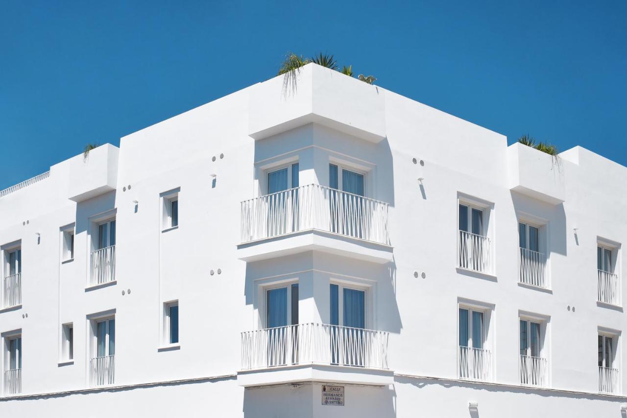 Rio Salado Conil Hostal コニル・デ・ラ・フロンテラ エクステリア 写真