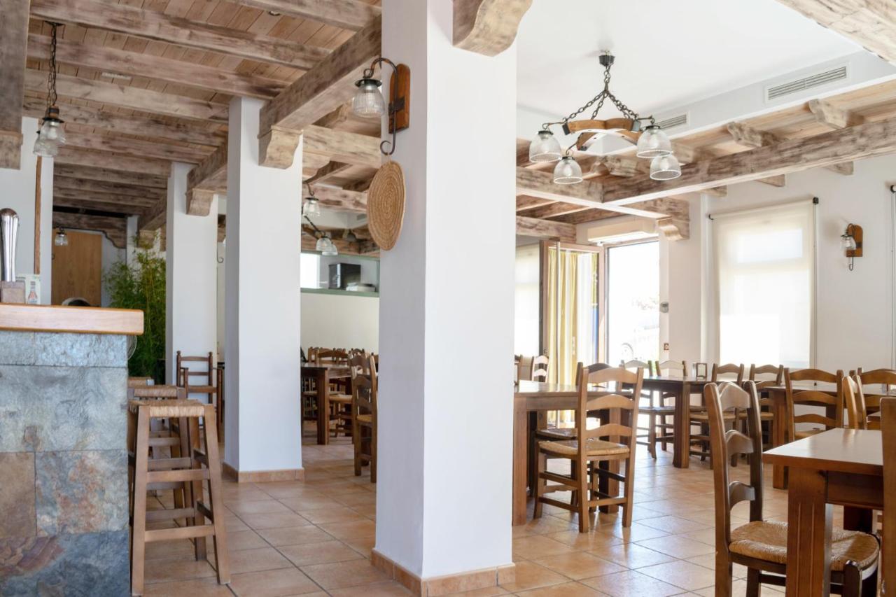 Rio Salado Conil Hostal コニル・デ・ラ・フロンテラ エクステリア 写真